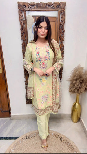 Rouh Three Piece Set Suit