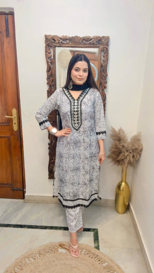 L00080 Three Piece Suit